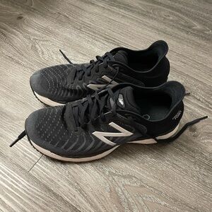 Women’s New Balance 860 v 11 Black Size 9